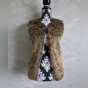 Glamsia Faux Fur Vest Brown Tan Singke Hook Closure Sz L